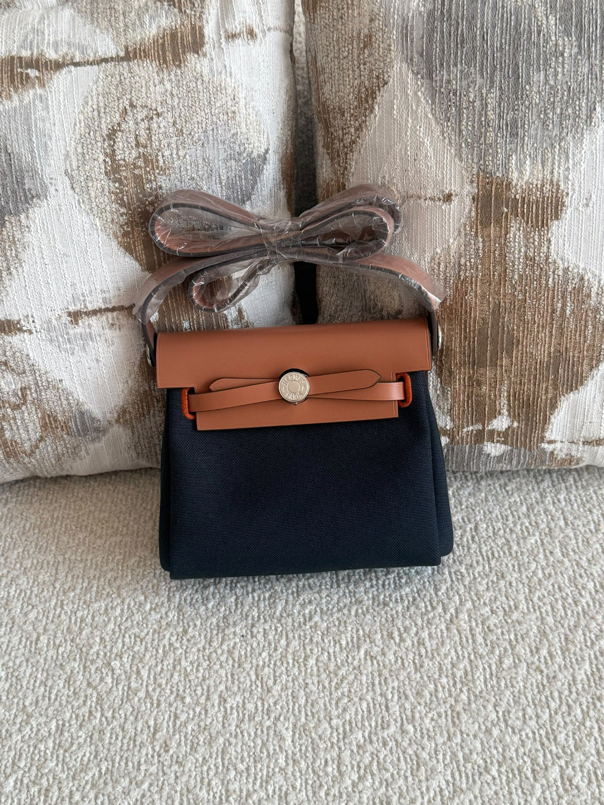 Hermès Shoulder Bag - Dark Grey, Navy, Pink, White, Burgundy, Black