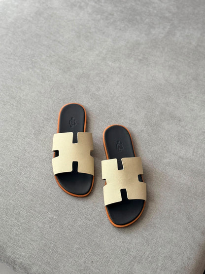 Hermès Izmir Slippers - Brown, Black, Beige