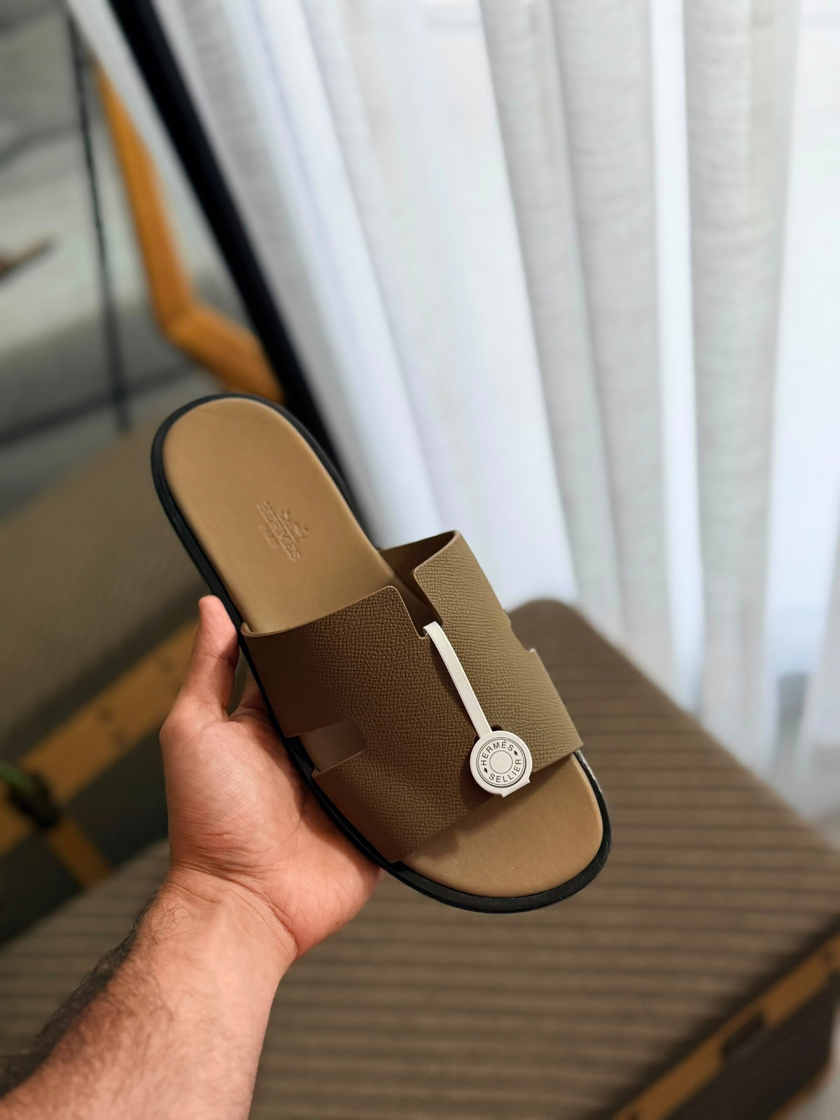 Hermès Izmir Slippers - Brown, Black, Beige