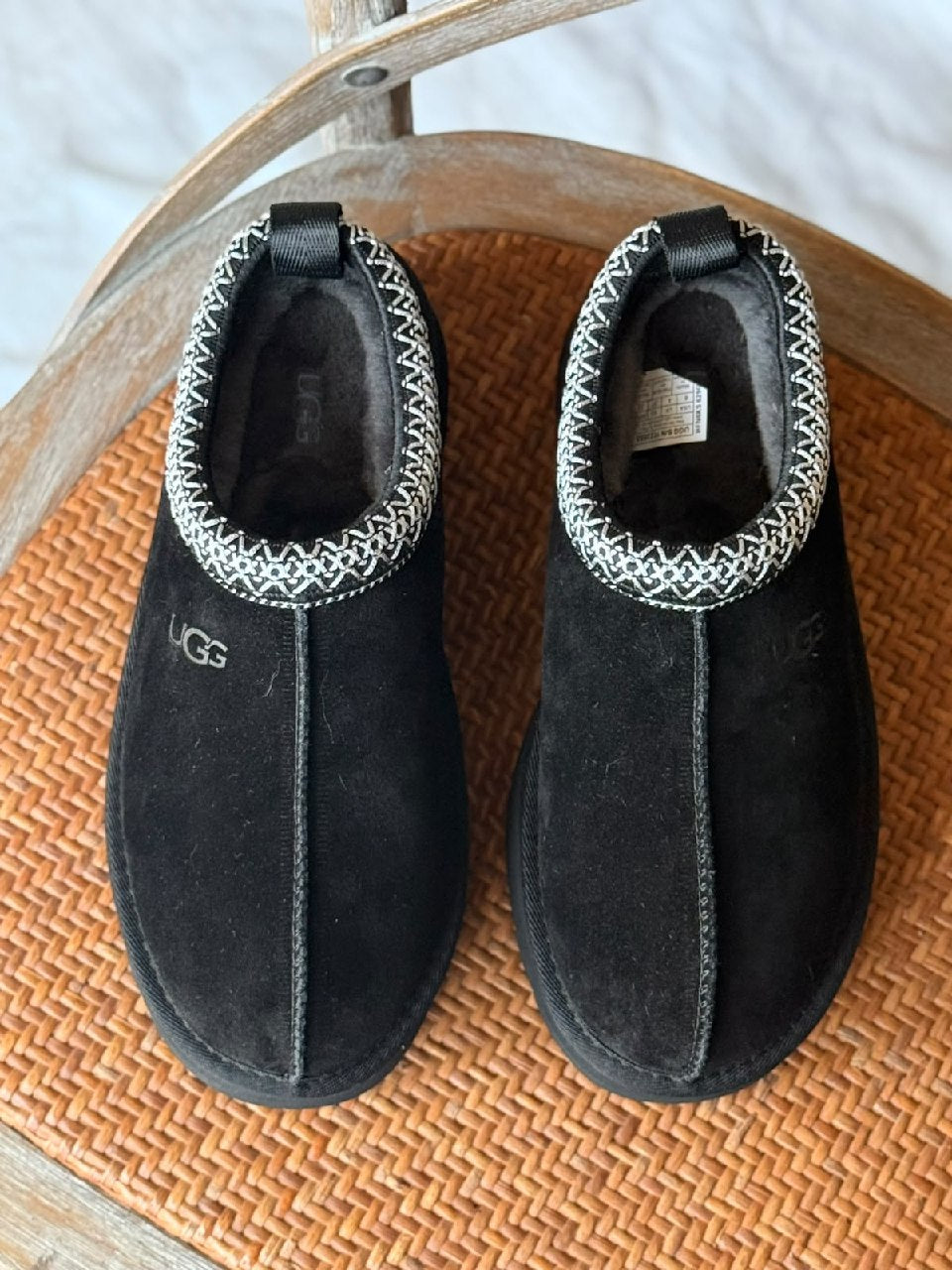 UGG Slippers - Black