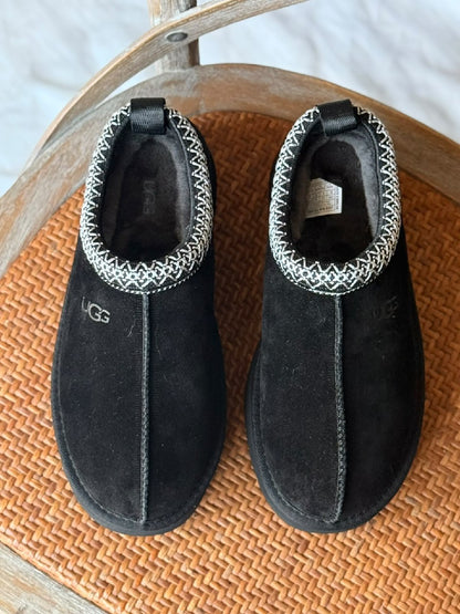 UGG Slippers - Black