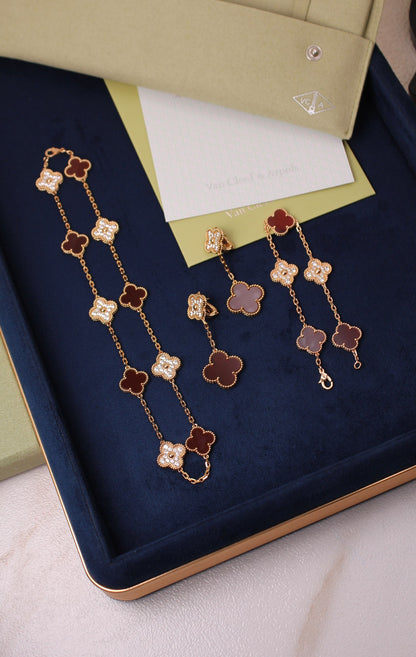Van Cleef & Arpels Jewelry Set - Burgundy