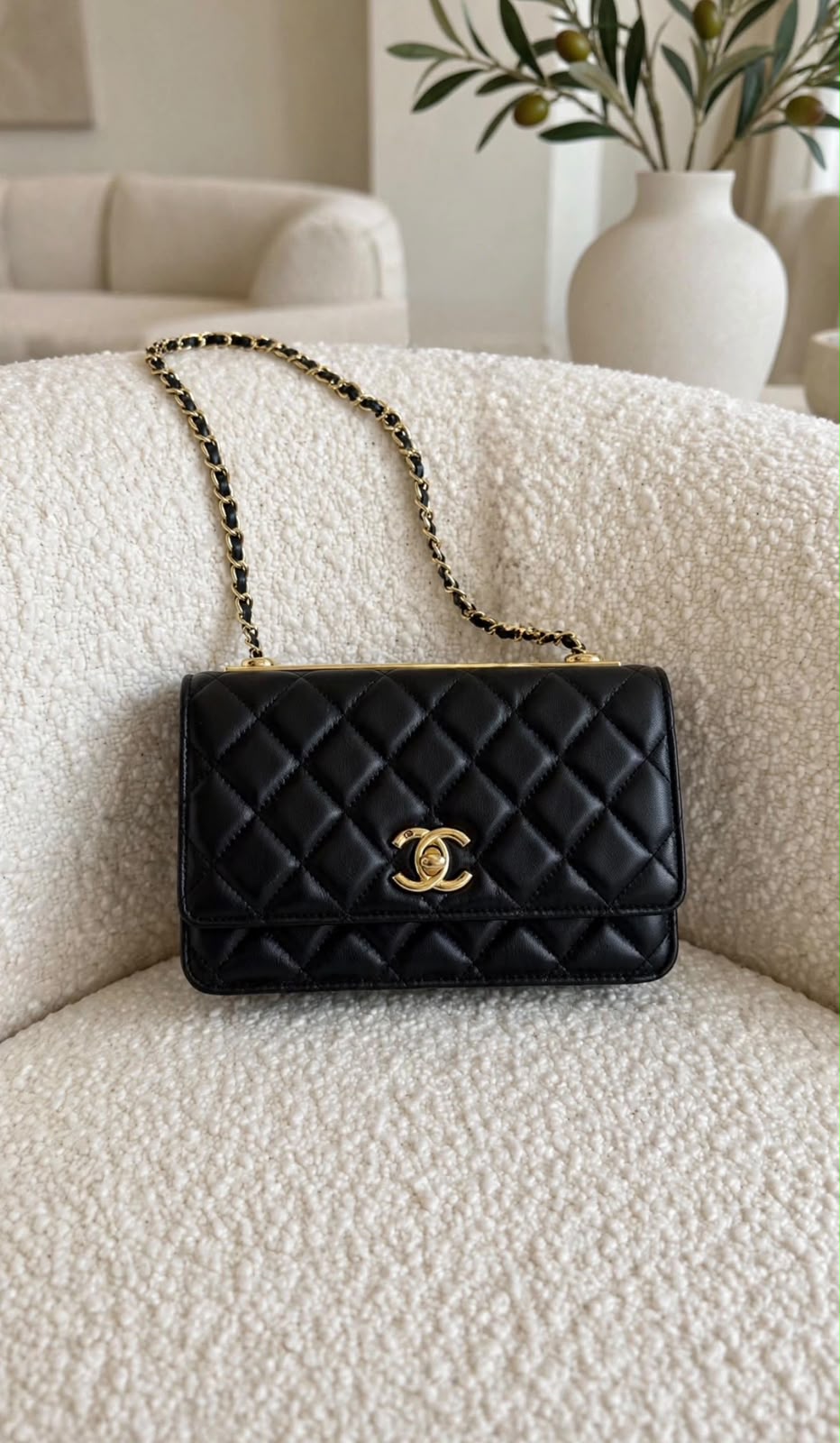 Chanel Shoulder Bag Flap Closure - Black