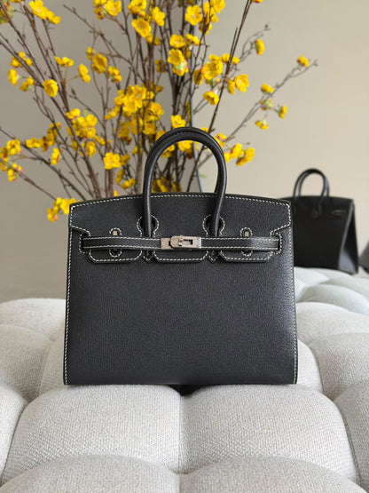 Hermès Handbag Textured Leather - Black