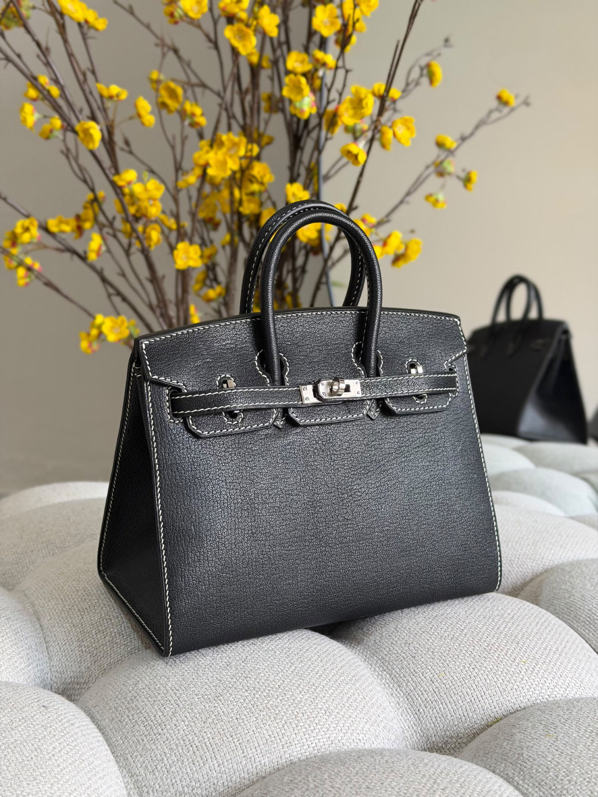 Hermès Handbag Textured Leather - Black