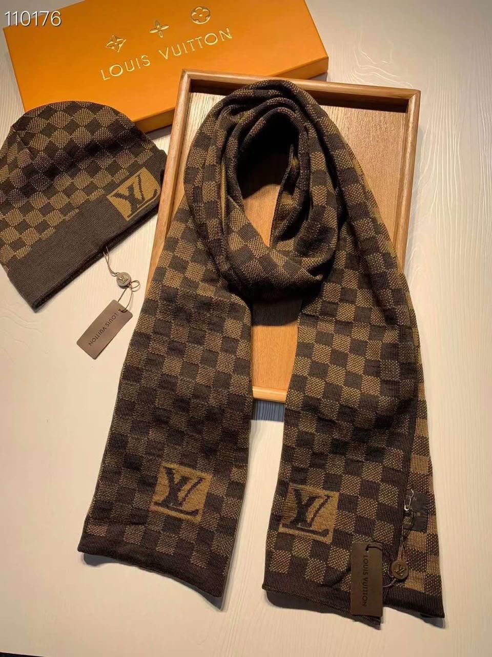 Louis Vuitton Scarf & Beanie Damier Check - Brown