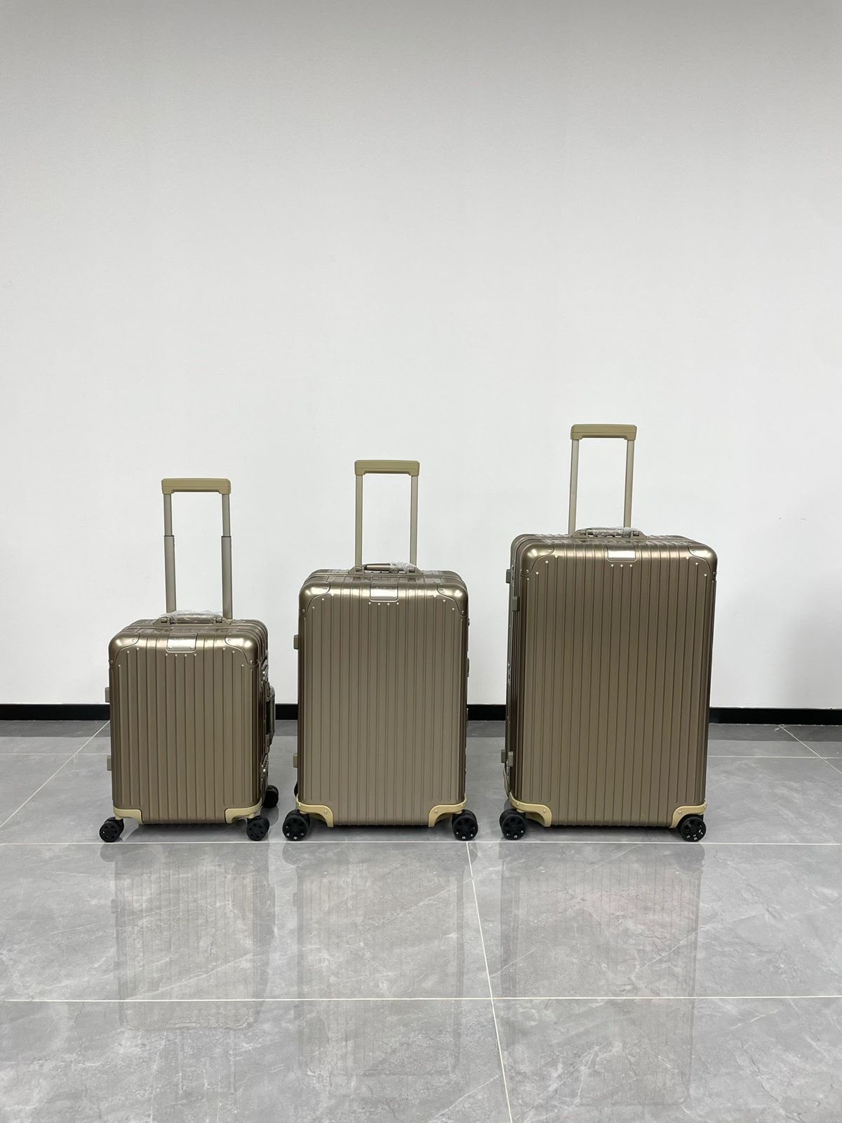 RIMOWA Suitcase - Gold