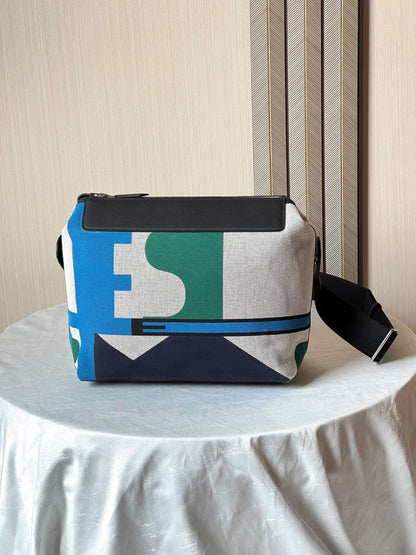 Hermès Crossbody Bag - White