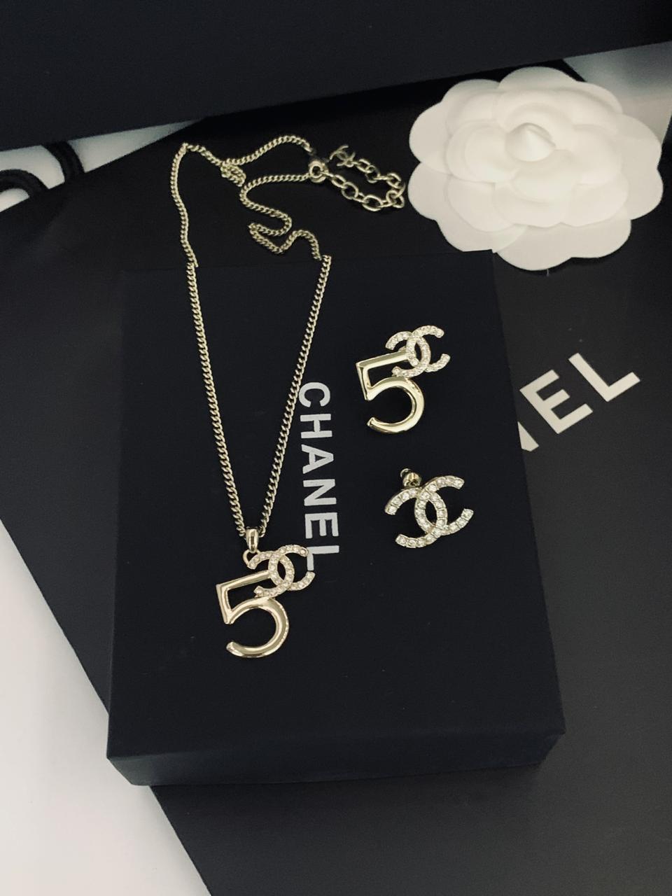 Chanel Number Pendant Jewelry Set - Gold
