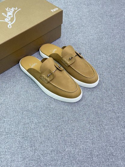 Christian Louboutin Mule - Beige Suede