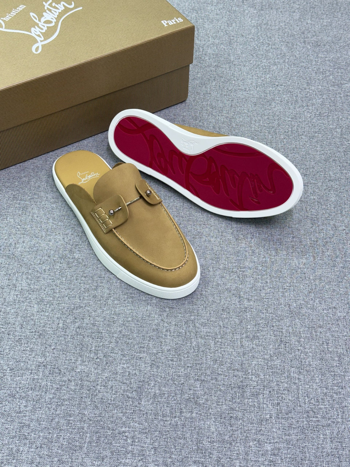 Christian Louboutin Mule - Beige Suede