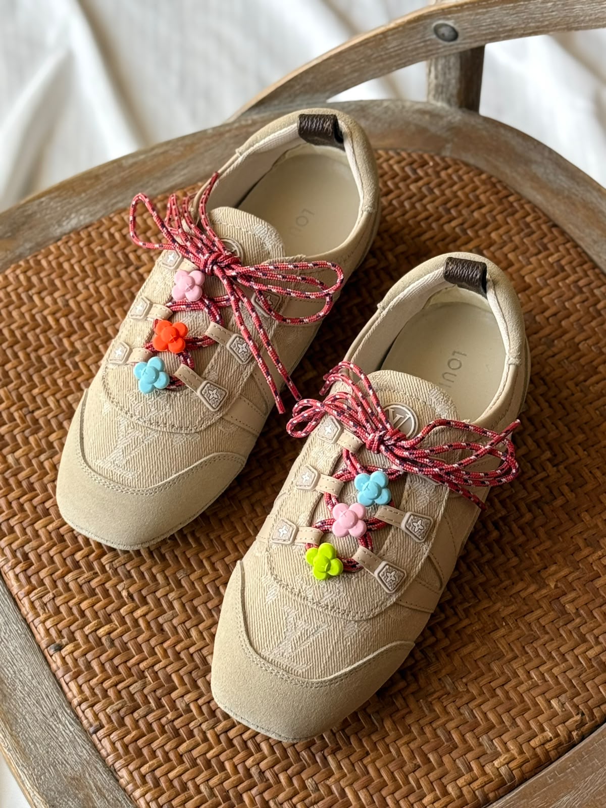 Louis Vuitton Sneakers - Beige
