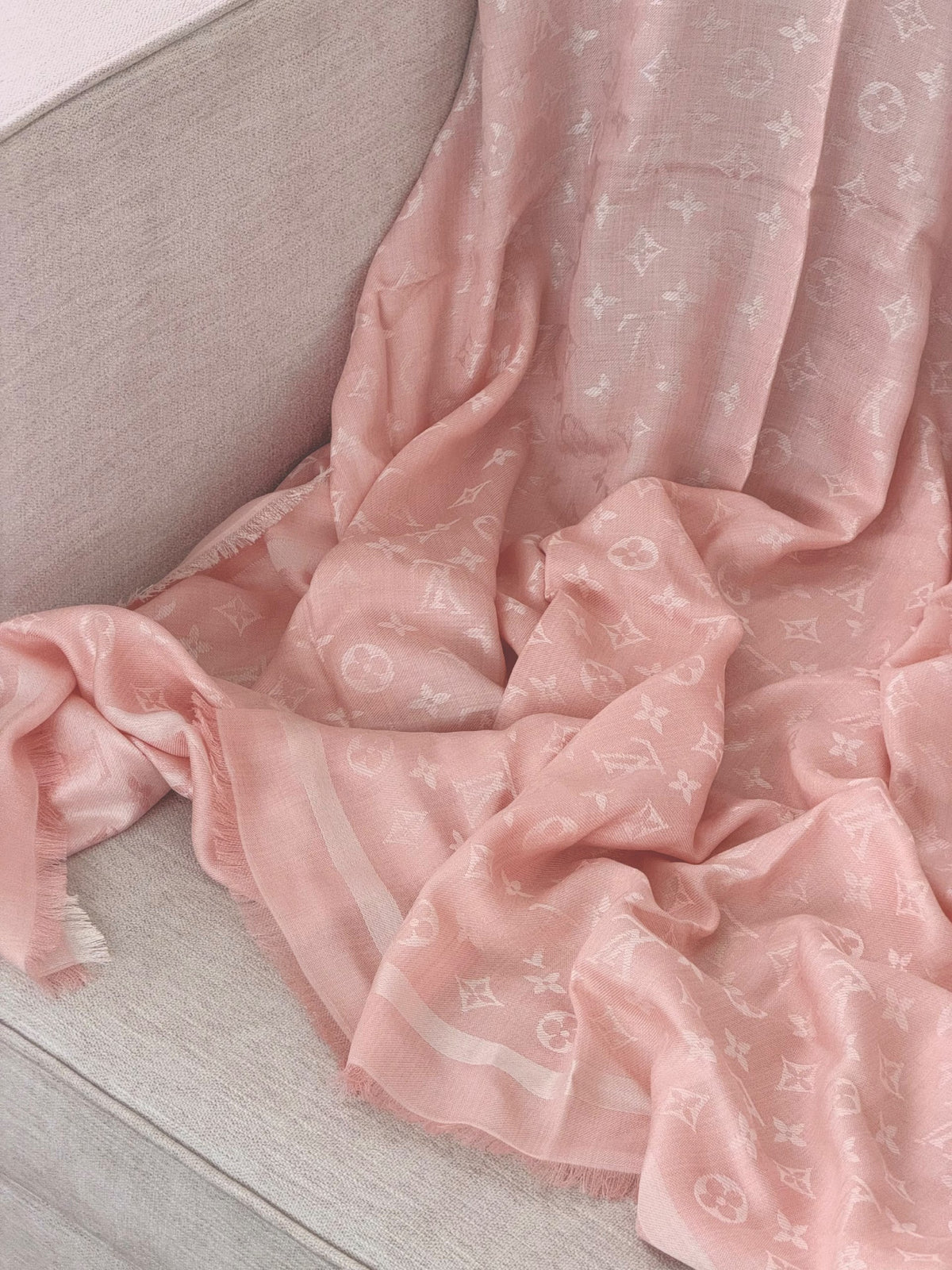 Louis Vuitton Scarf - Pink