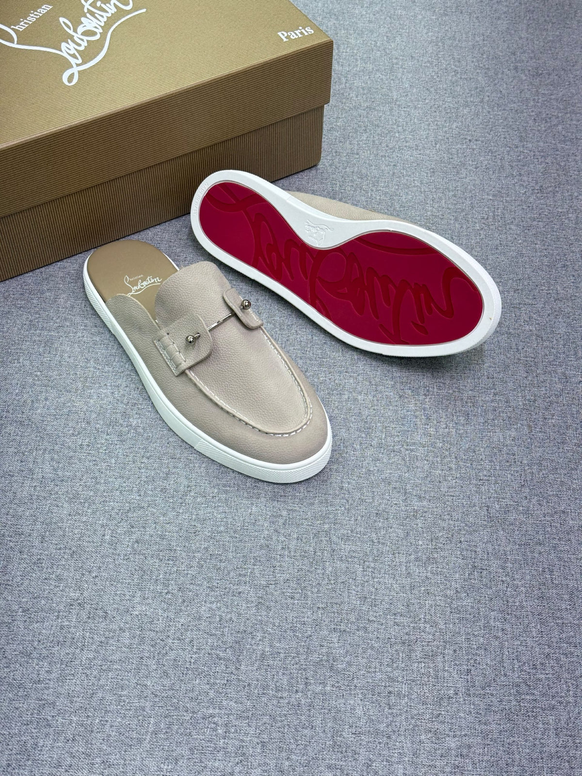 Christian Louboutin Mule - Beige