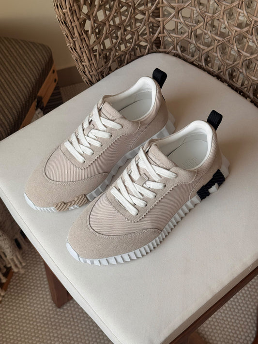 Hermes Rounded-Panel Sneakers - Beige