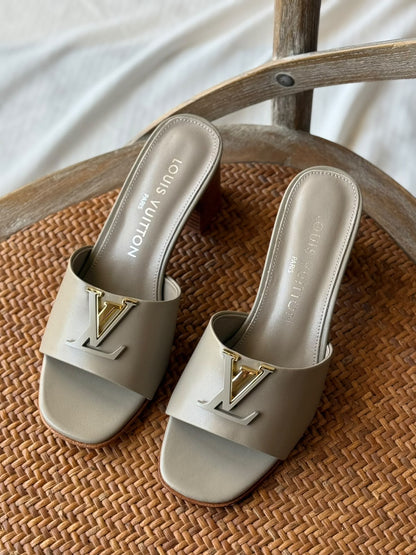 Louis Vuitton Heels - Beige