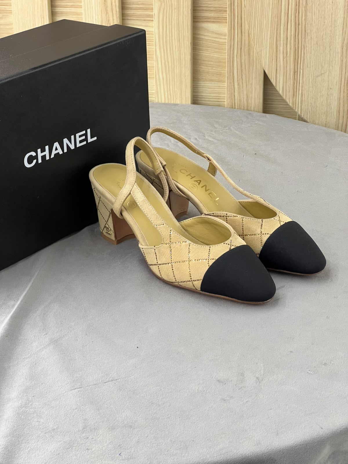 Chanel Grid Slingback Heels - Beige & Black