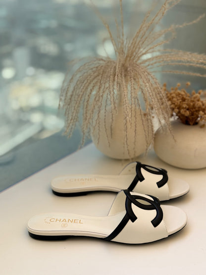 Chanel Interlocking CC Slippers - White & Black