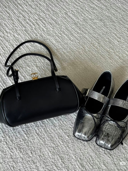 Chanel Shoulder Bag - Black