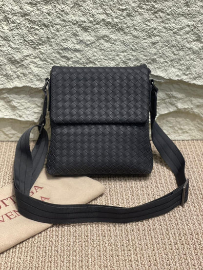 Bottega Veneta Messenger Bag - Black