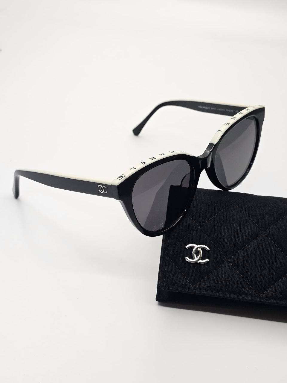 Chanel - 