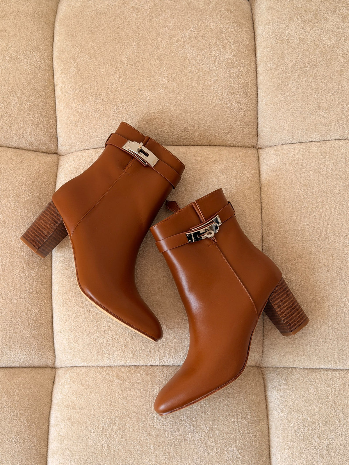 Hermes Pointed-Toe Buckle Boots - Brown