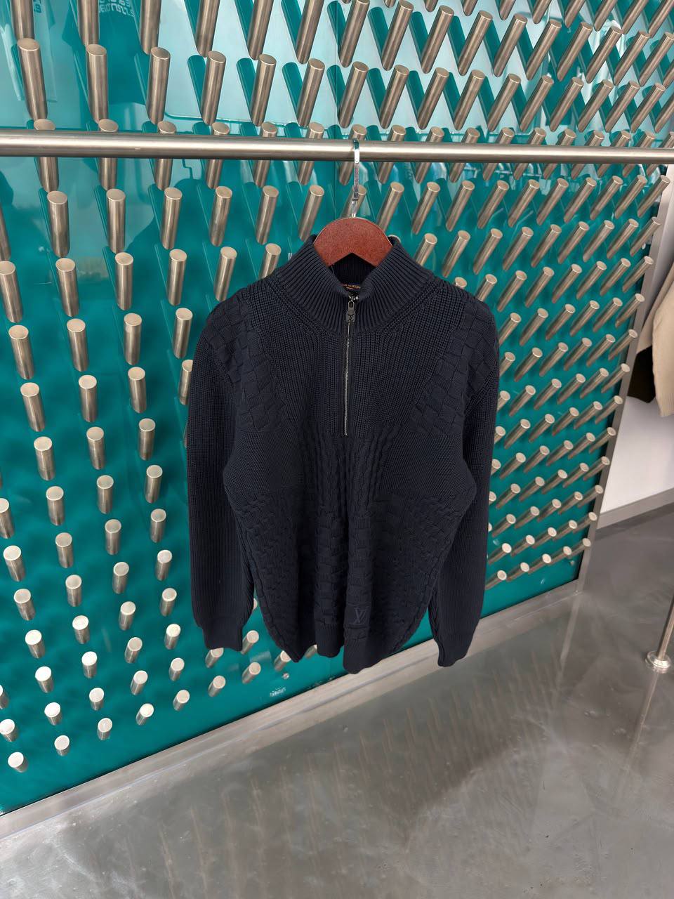 Louis Vuitton Sweater - 