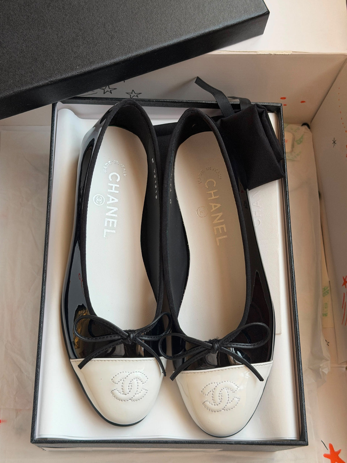 Chanel Ballerina - Black & White