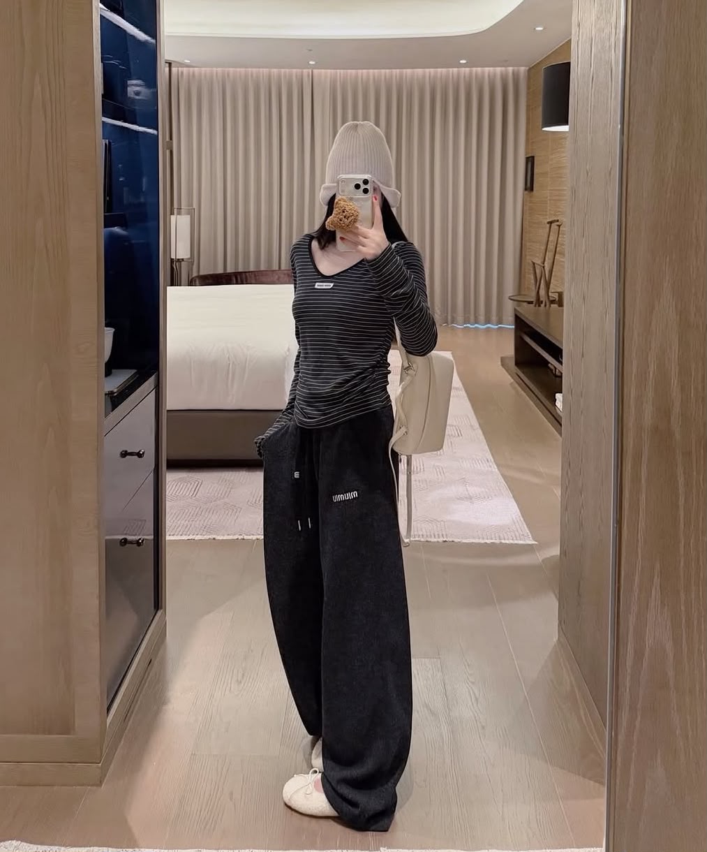 Miu Miu Pants - Black