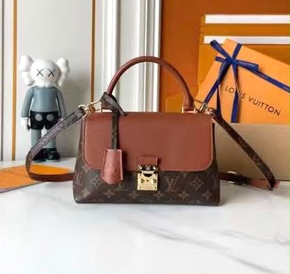 Louis Vuitton Handbag - Beige Monogram