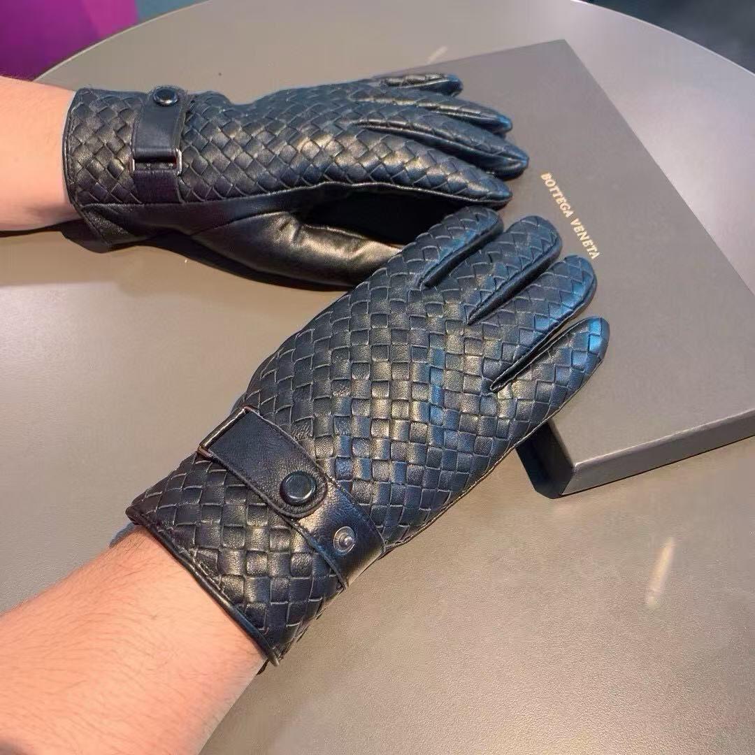 Bottega Veneta Strap-Cuff Gloves - Black