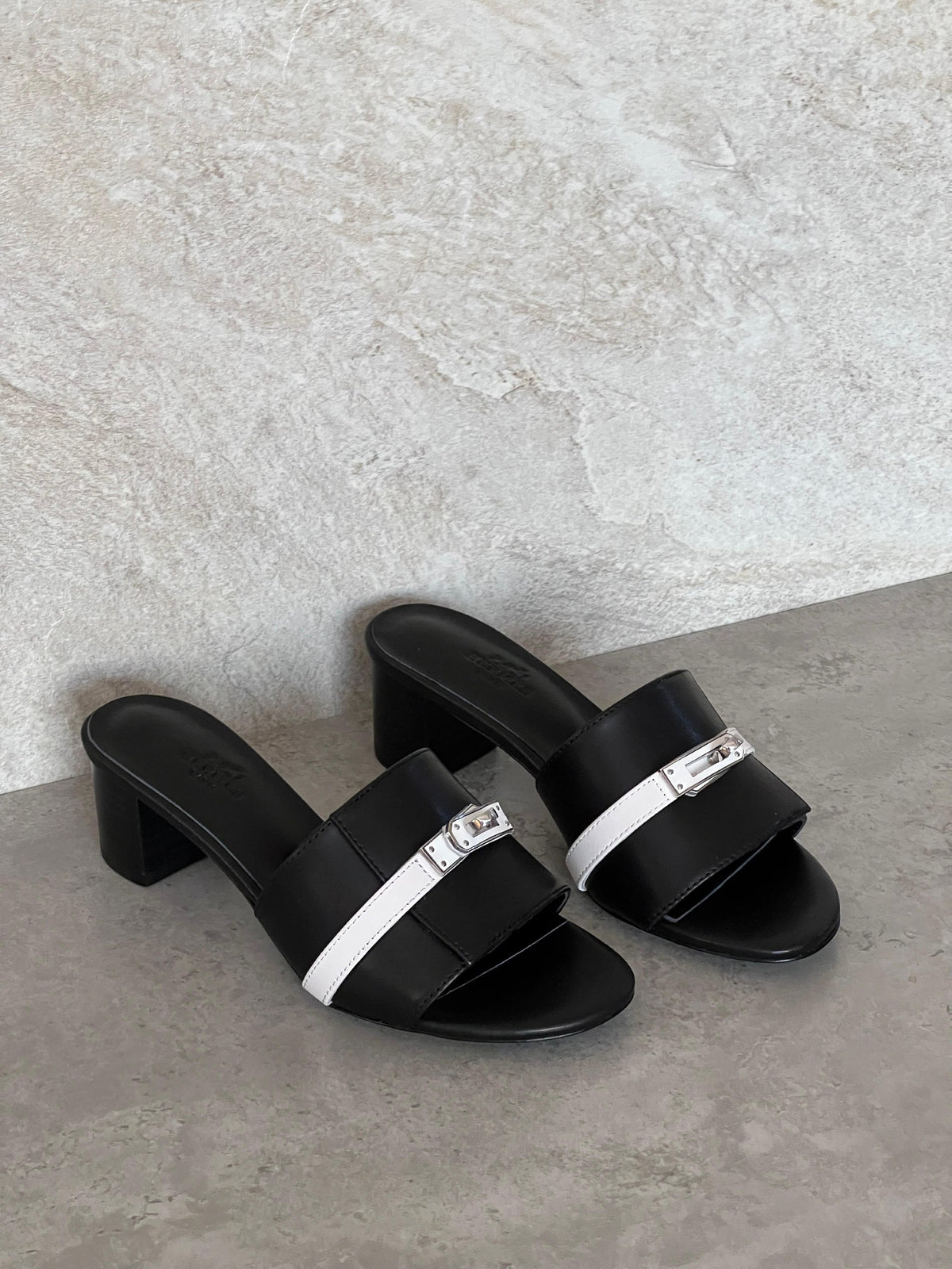 Hermès Heels Buckle Strap - Black & White