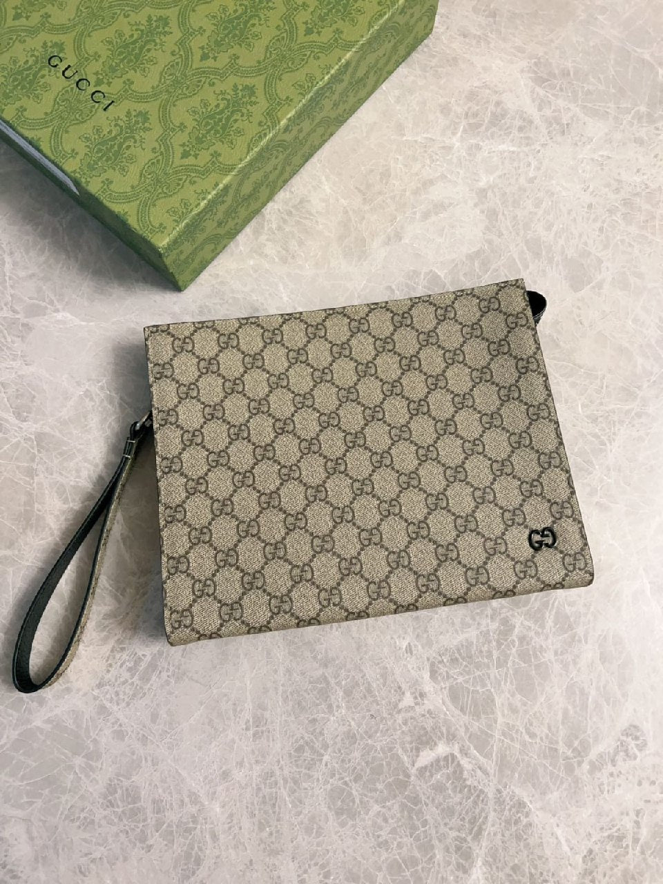 Gucci Clutch - Beige Monogram