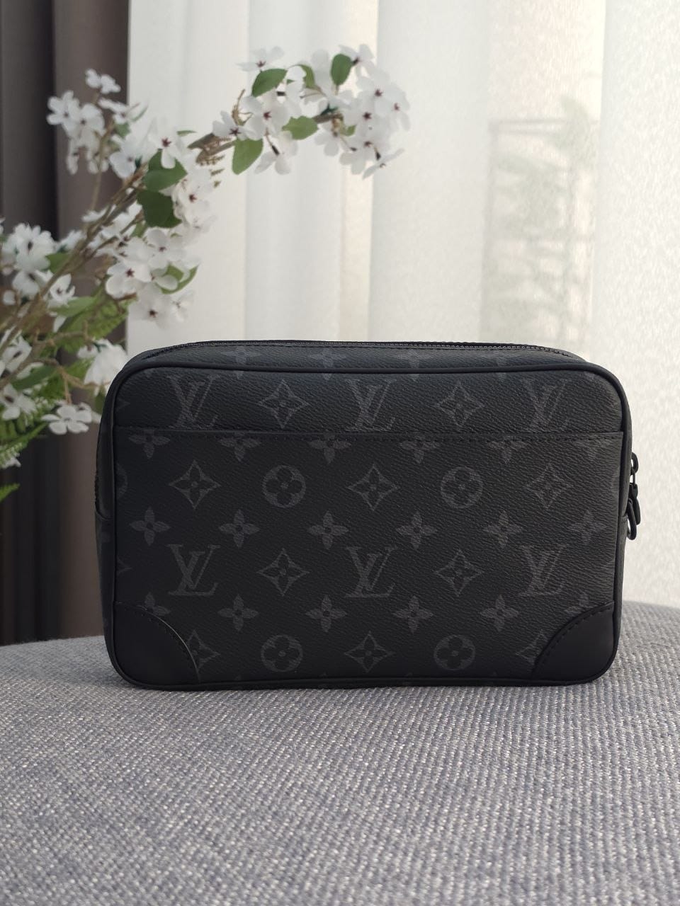 Louis Vuitton Rounded Clutch - Black Monogram