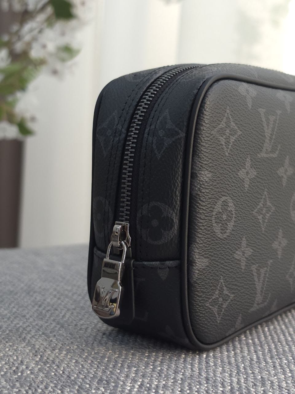 Louis Vuitton Rounded Clutch - Black Monogram