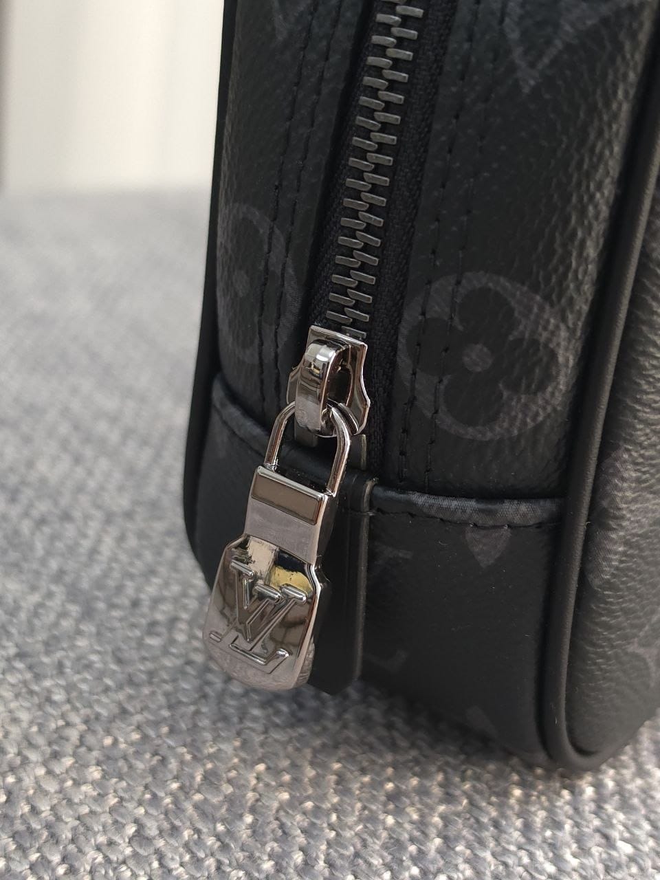 Louis Vuitton Rounded Clutch - Black Monogram