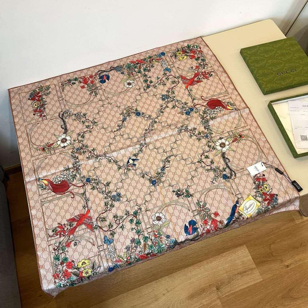 Gucci Bird Motif Scarf - Beige Monogram