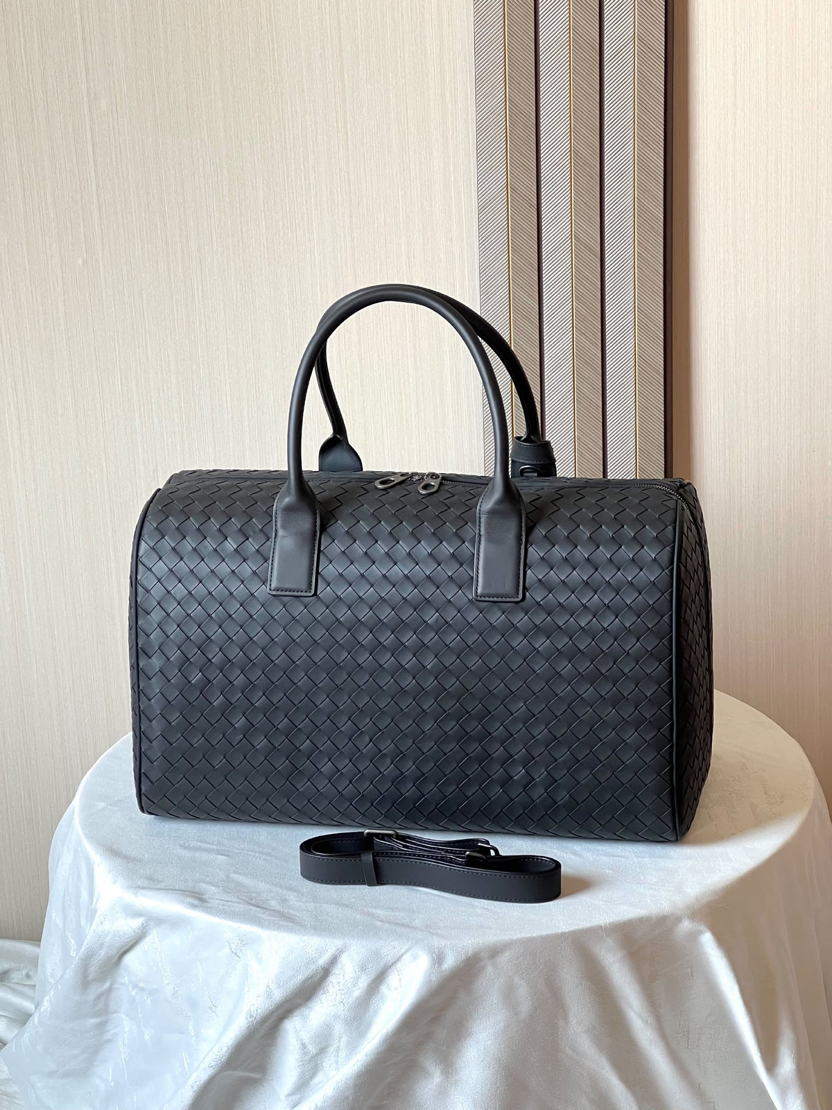 Bottega Veneta Woven Travel Bag Minimal Handle Design - Black