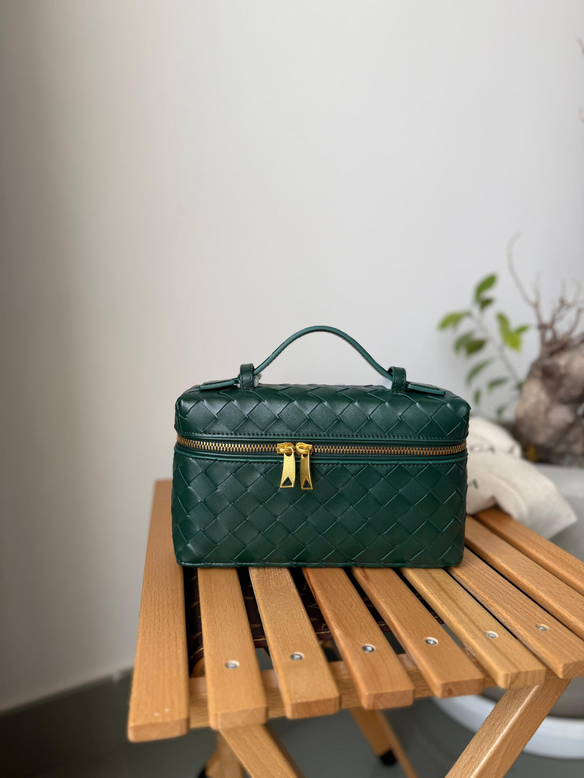 Bottega Veneta Woven Vanity Makeup Bag - Green