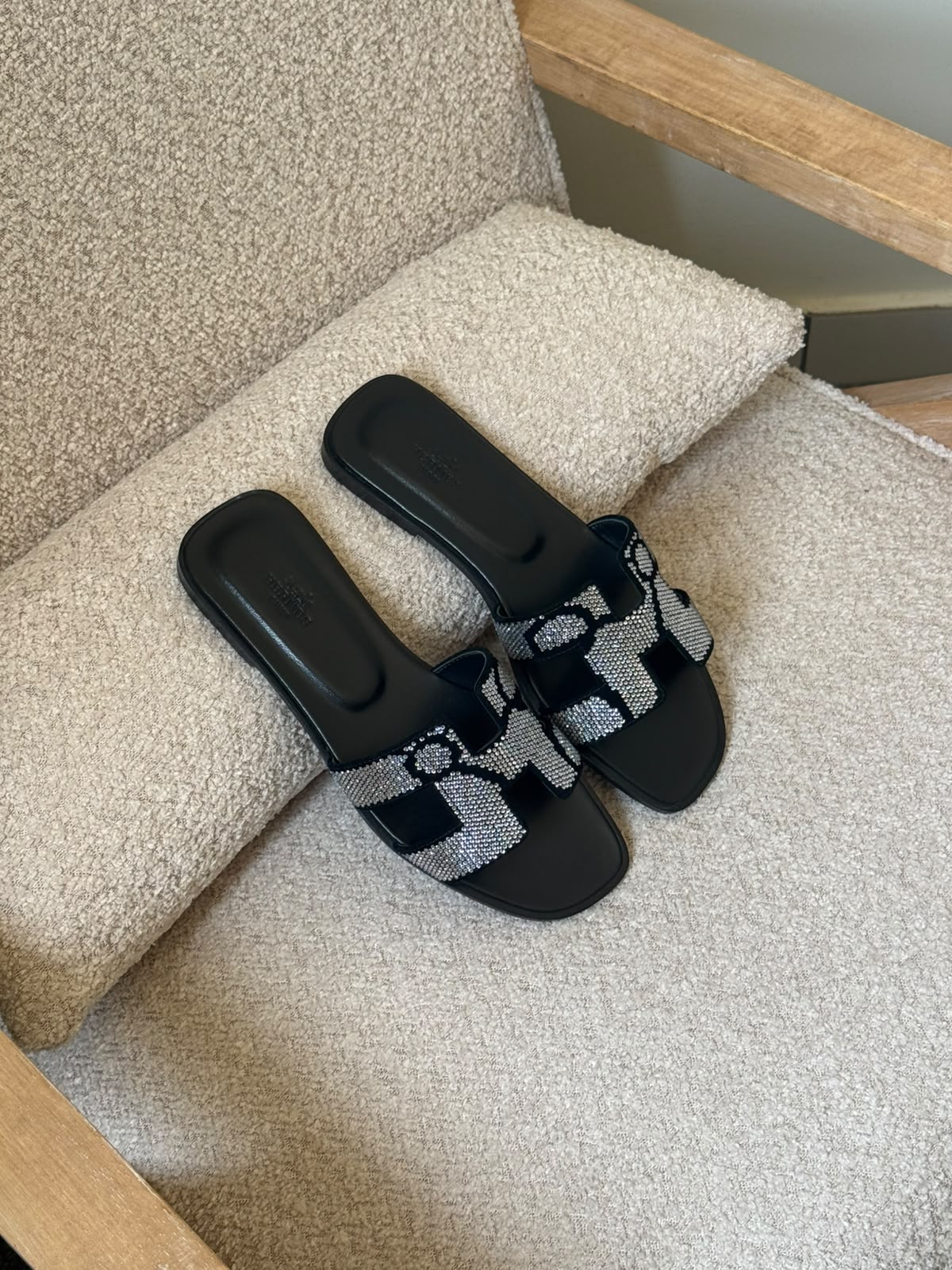 Hermès Slippers - Black