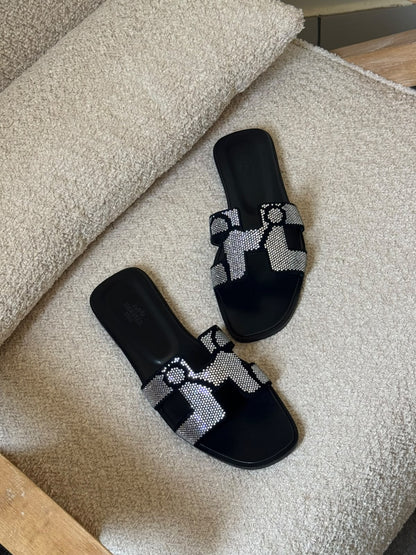 Hermès Slippers - Black
