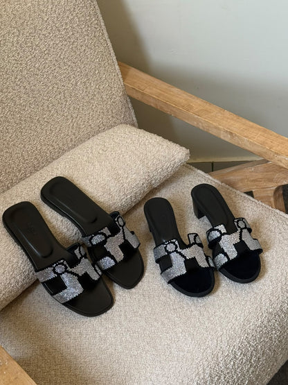 Hermès Slippers - Black