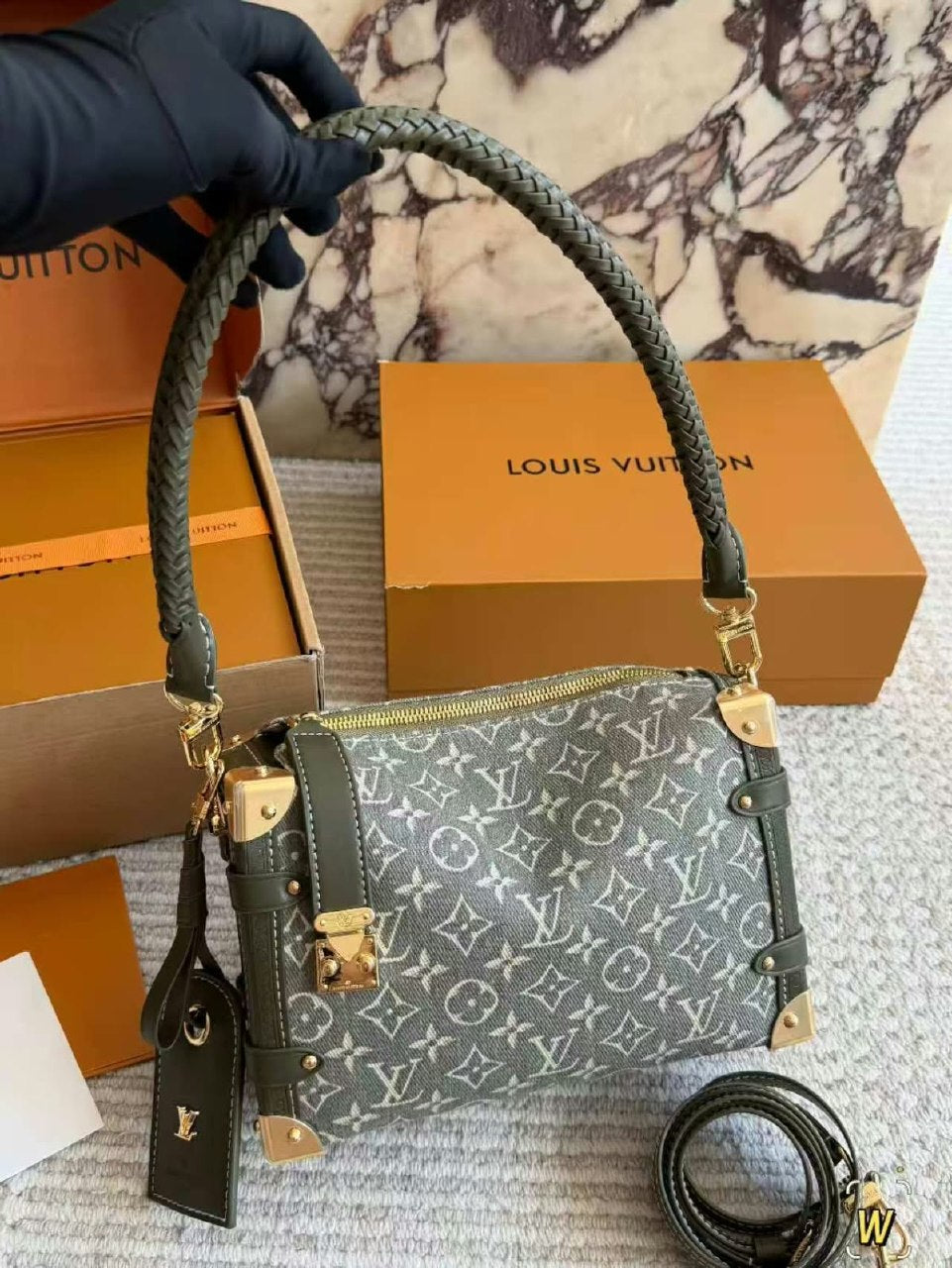 Louis Vuitton Shoulder Bag - Grey
