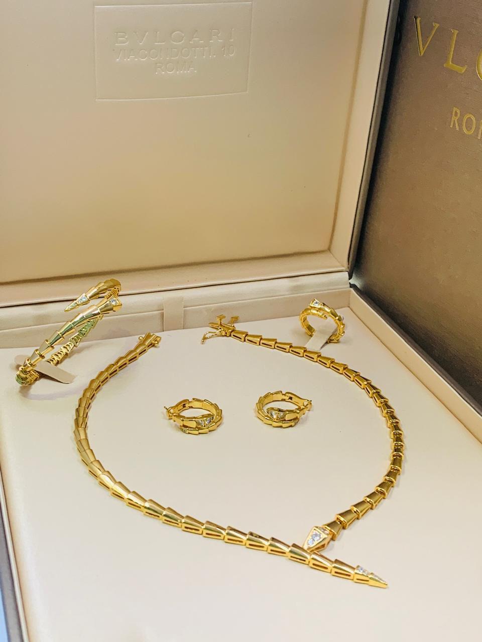 Bulgari Jewelry Set - Gold
