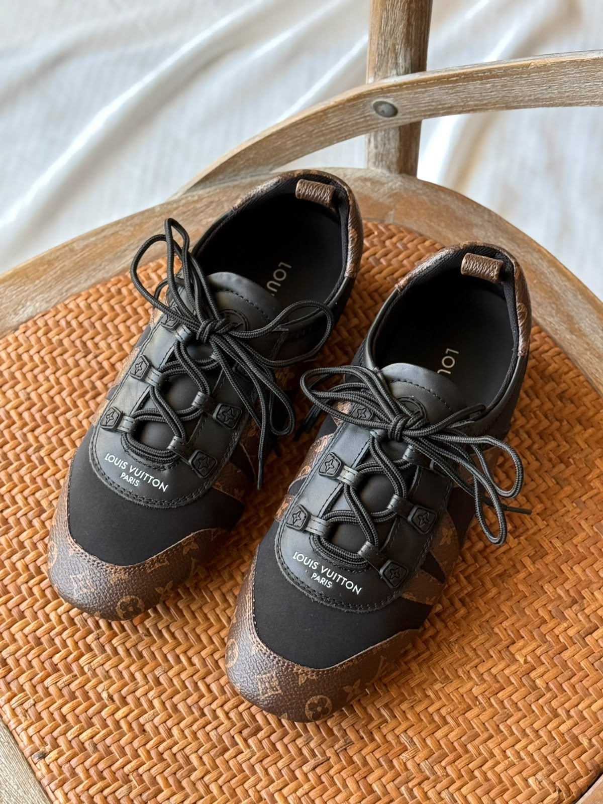 Louis Vuitton Sneakers - Black