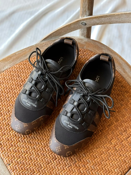 Louis Vuitton Sneakers - Black
