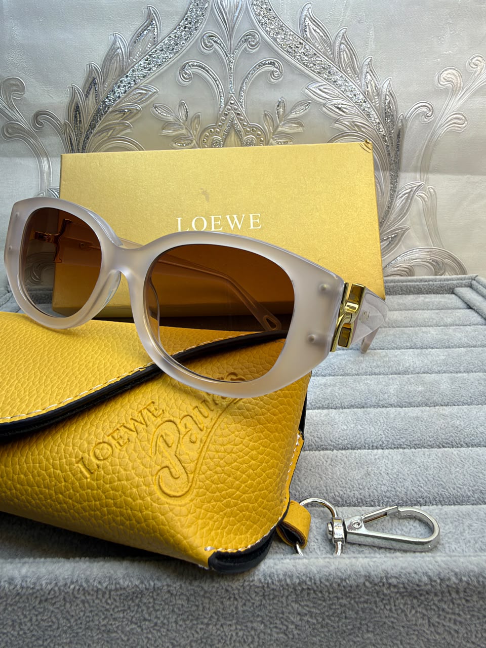 Loewe Rounded Cat-Eye Sunglasses - 