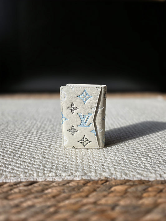 Louis Vuitton Card Holder - White Monogram
