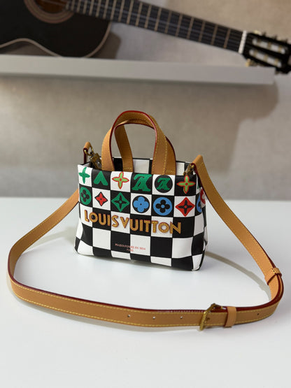 Louis Vuitton Tote Bag - Black