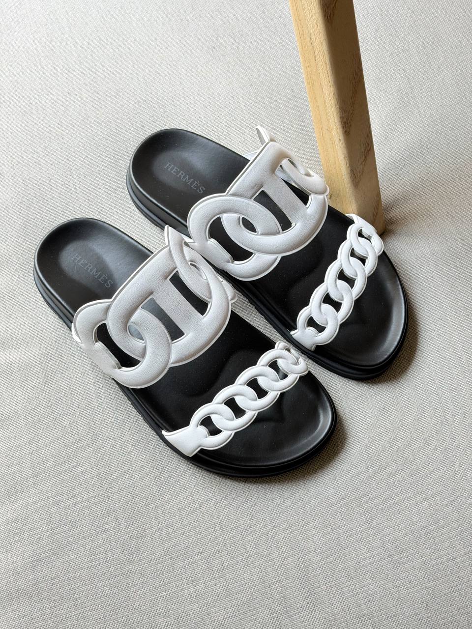 Hermes Slipper - White, Black